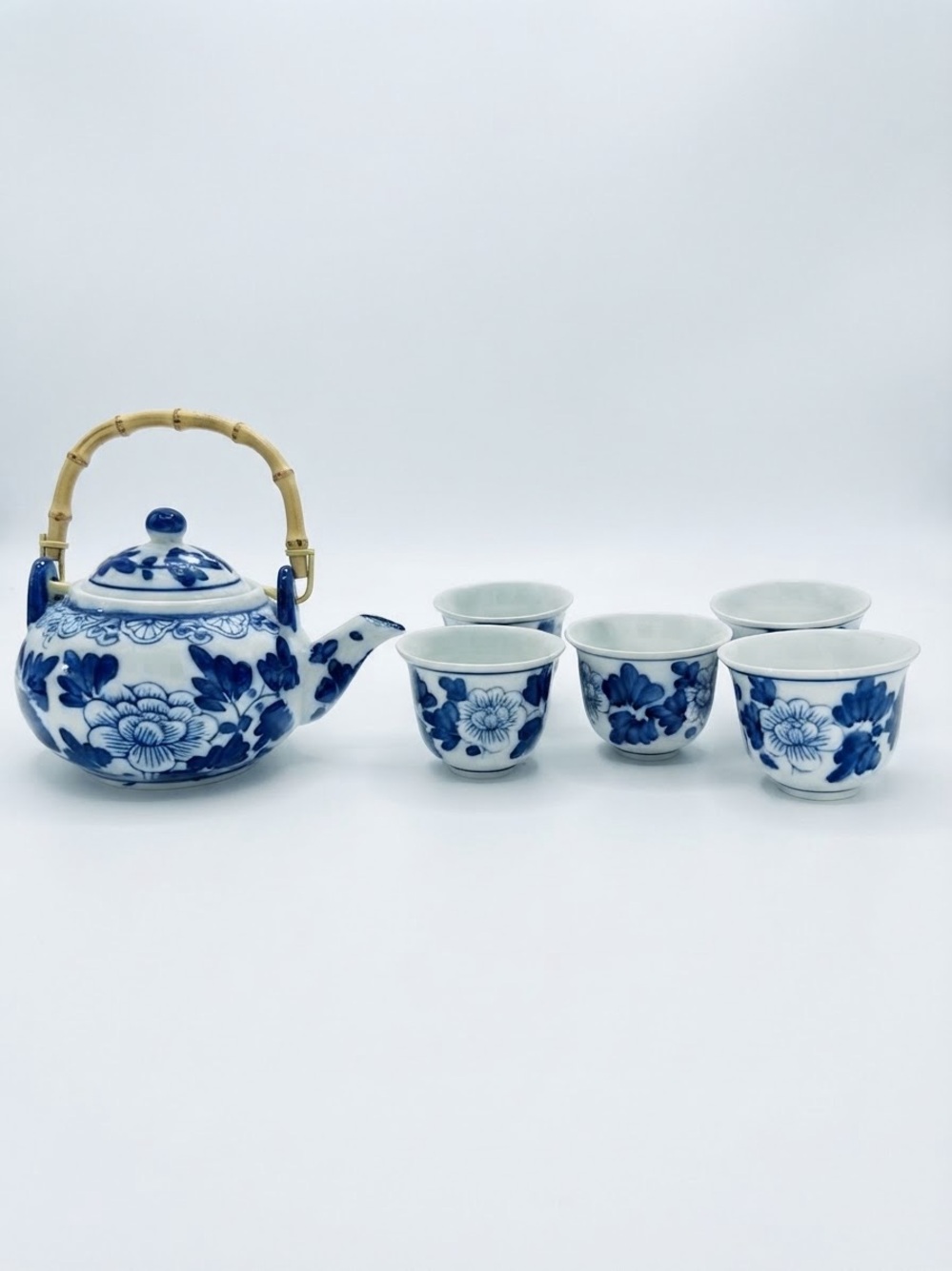 Blue Floral Porcelain Teapot Set with Bamboo Handle - White & Blue